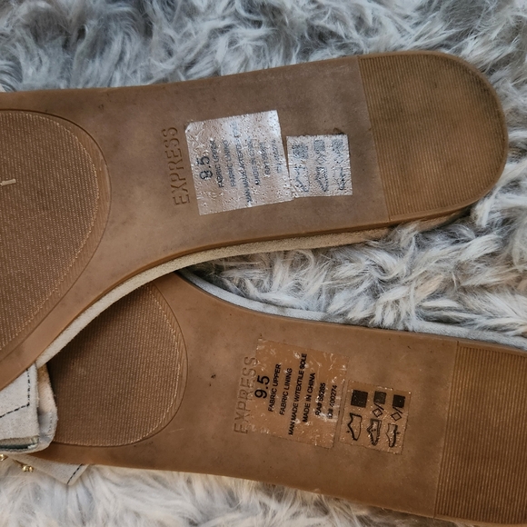 Express Jeweled Slides Sz 8 - Picture 4 of 4